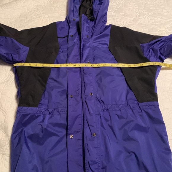 The North Face Goretex Mountain Jacket - Picture 13 of 16